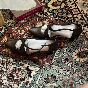 NWT Elegant Pewter Heels